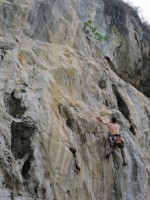 Toproping  a diagonal 7b