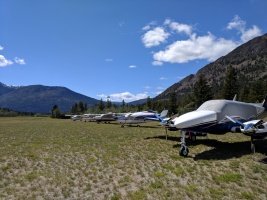A full ramp :) a 5-plane Cessna line-up!