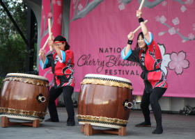 Weird drumming band