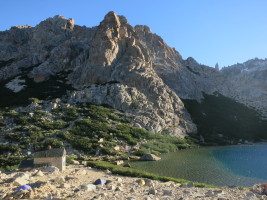 The refugio with Aguja Frey in the background (has some decent climbing, and right in camp..)