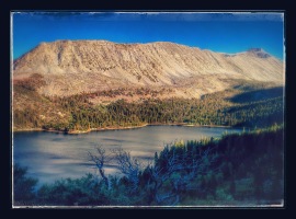 The lake on the other side of the road, on the hike out. With a hipster filter by G+ :)