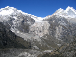 Pisco on the left, and Huandoy on the right, with the rapidly receding glacier...