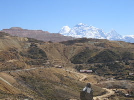 the gold mine, with Huascaran and Chopicalqui in the background