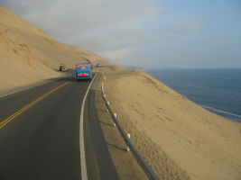 the crazy road on the Lima coastline