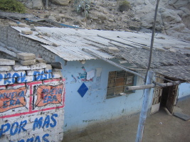 small houses on the road to Huaraz