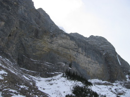 sea of vapours visible on the far right (climber on it)