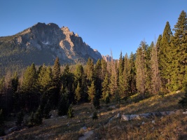 The approach trail starts off gorgeous right away