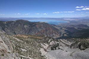 Have I mentioned it's hard not to take a bazillion pictures of Mono Lake? #throughglass