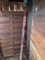 Random old pair of skis at the dive shop :) Random old pair of skis at the dive shop :)