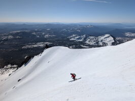 Dropping down Lassen NE face (did two laps at the top section) Dropping down Lassen NE face (did two laps at the top section)